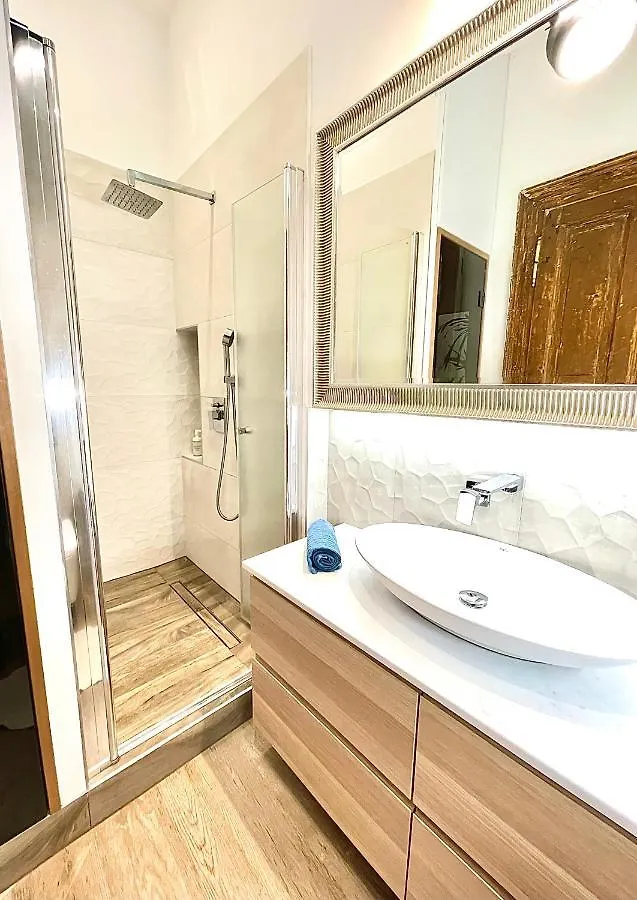 Dream Romance Residency - Finnish Sauna Budapest